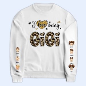 Dynamic Hue Sweatshirt I Love Being Grandma - Gift For Grandma - Personalized Unisex Sweatshirt With Design On Sleeve Set of 4